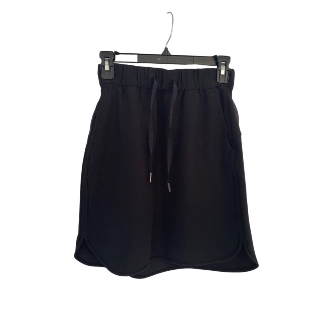 Black lululemon skirt